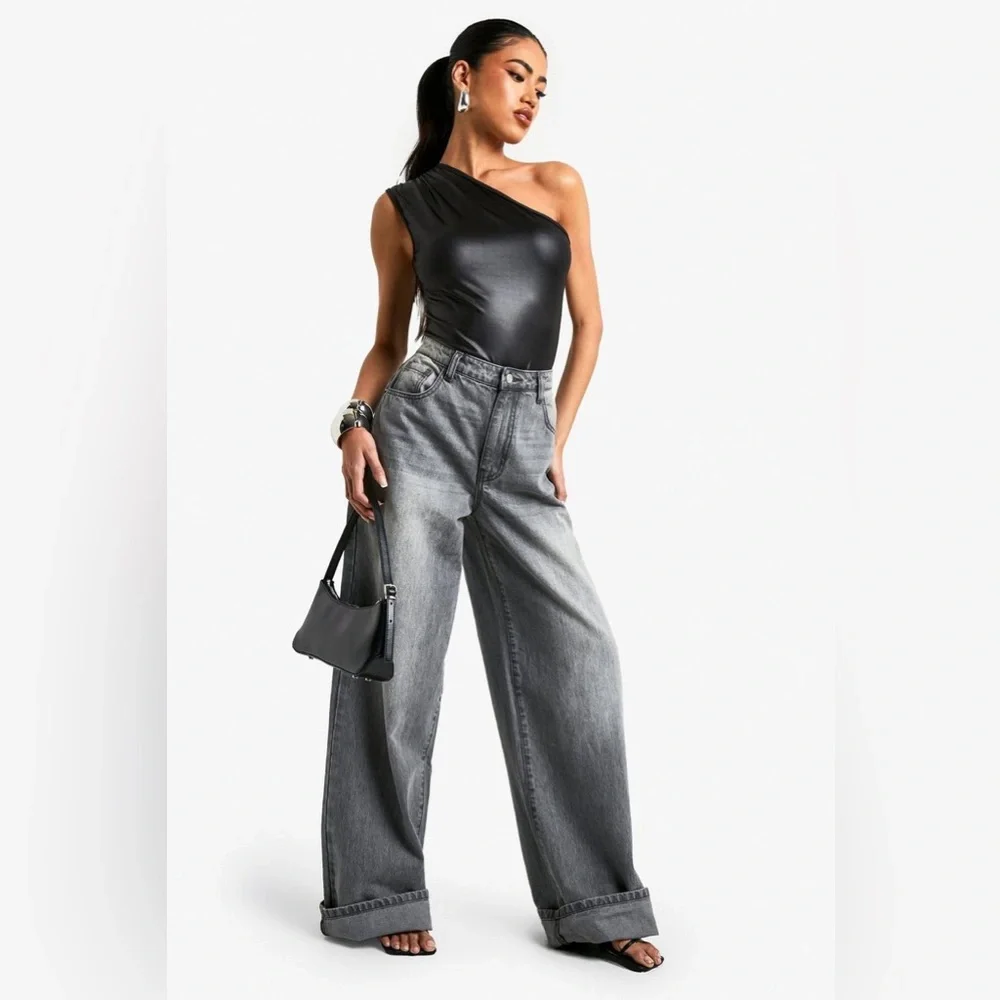 NEW Elegant Black One-Shoulder Bodysuit